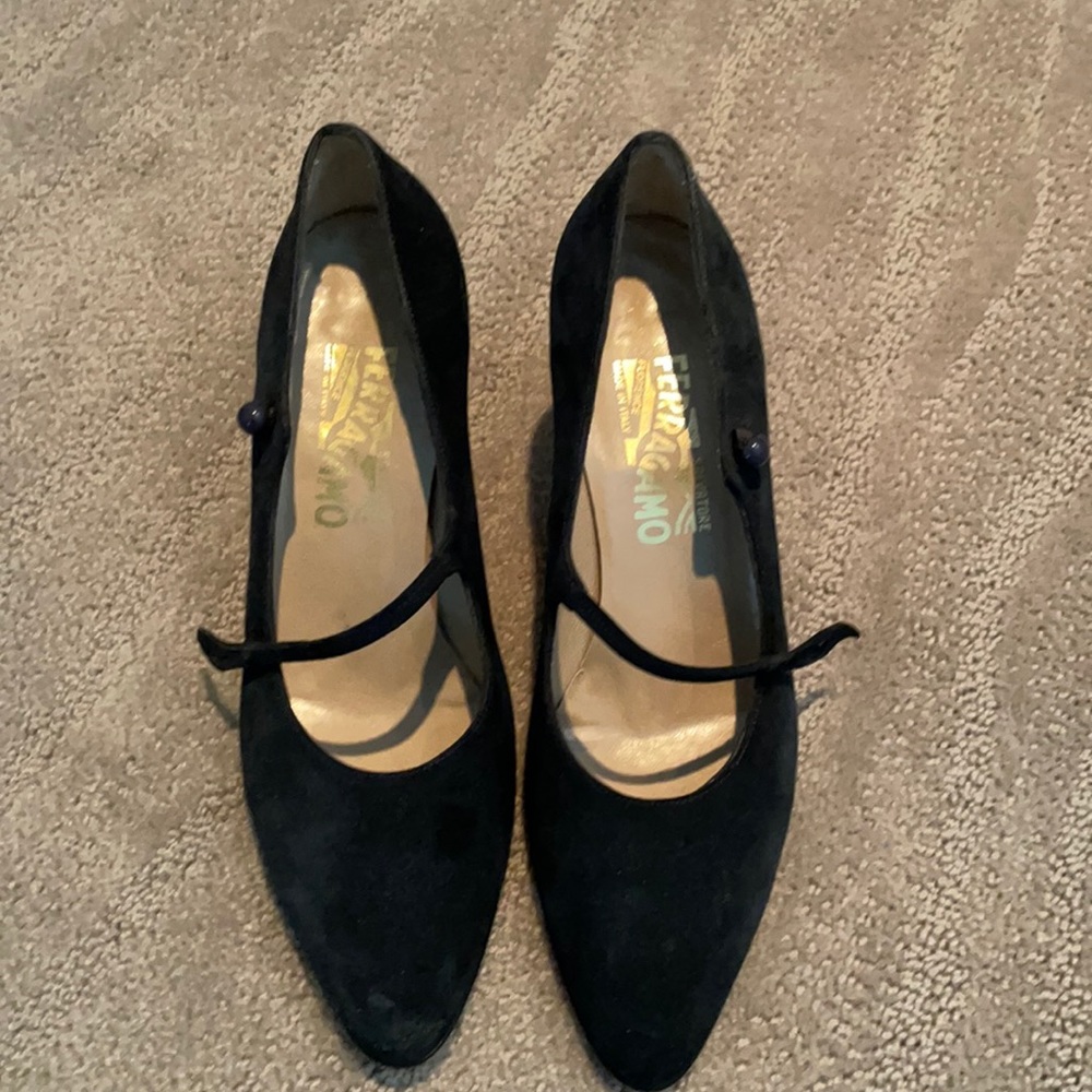 Black Mary Jane Ferragamo heels - size 8